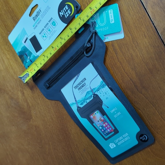 Nite Ize Waterproof Phone Pouch - Picture 11 of 13